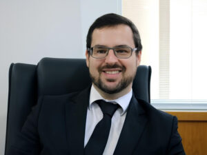 Leia mais sobre o artigo Defensor público André Naves ressalta avanço com testes da polilaminina e defende acesso democrático à tecnologia assistiva no SUS