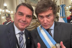 Leia mais sobre o artigo PT faz nova ofensiva no TSE contra vídeo de IA de Flávio com Milei