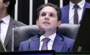 Leia mais sobre o artigo Hugo Motta cria comissão para analisar PEC da maioridade penal