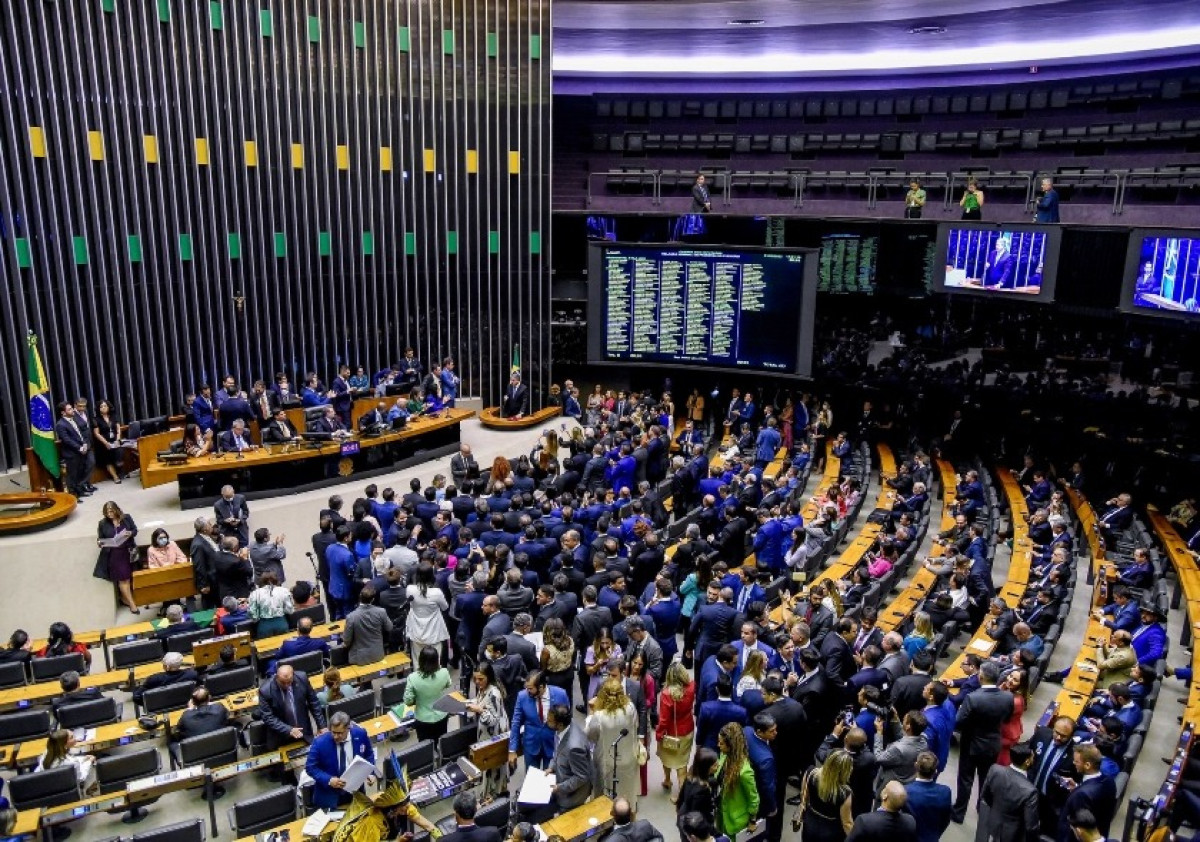 No momento, você está visualizando PL passa a ter maior bancada da Câmara após redistribuição 