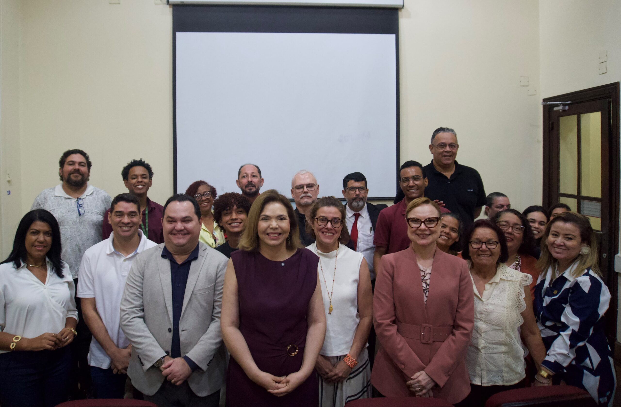 Leia mais sobre o artigo Liana Cirne promove audiência pública pelos 36 anos do ECA na Faculdade de Direito do Recife