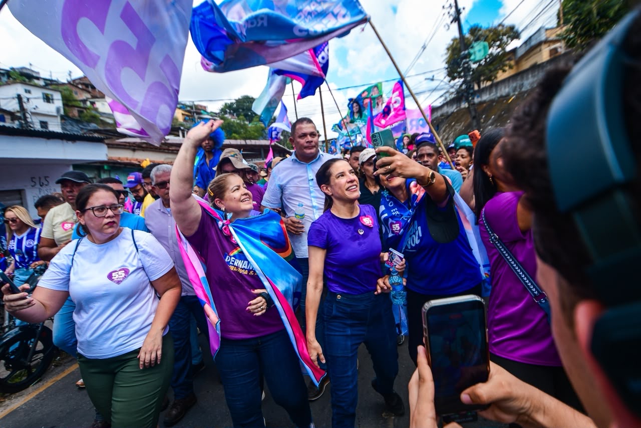 Leia mais sobre o artigo Andréa Medeiros caminha com Raquel Lyra e vereador Agora É Rubem na Zona Norte do Recife