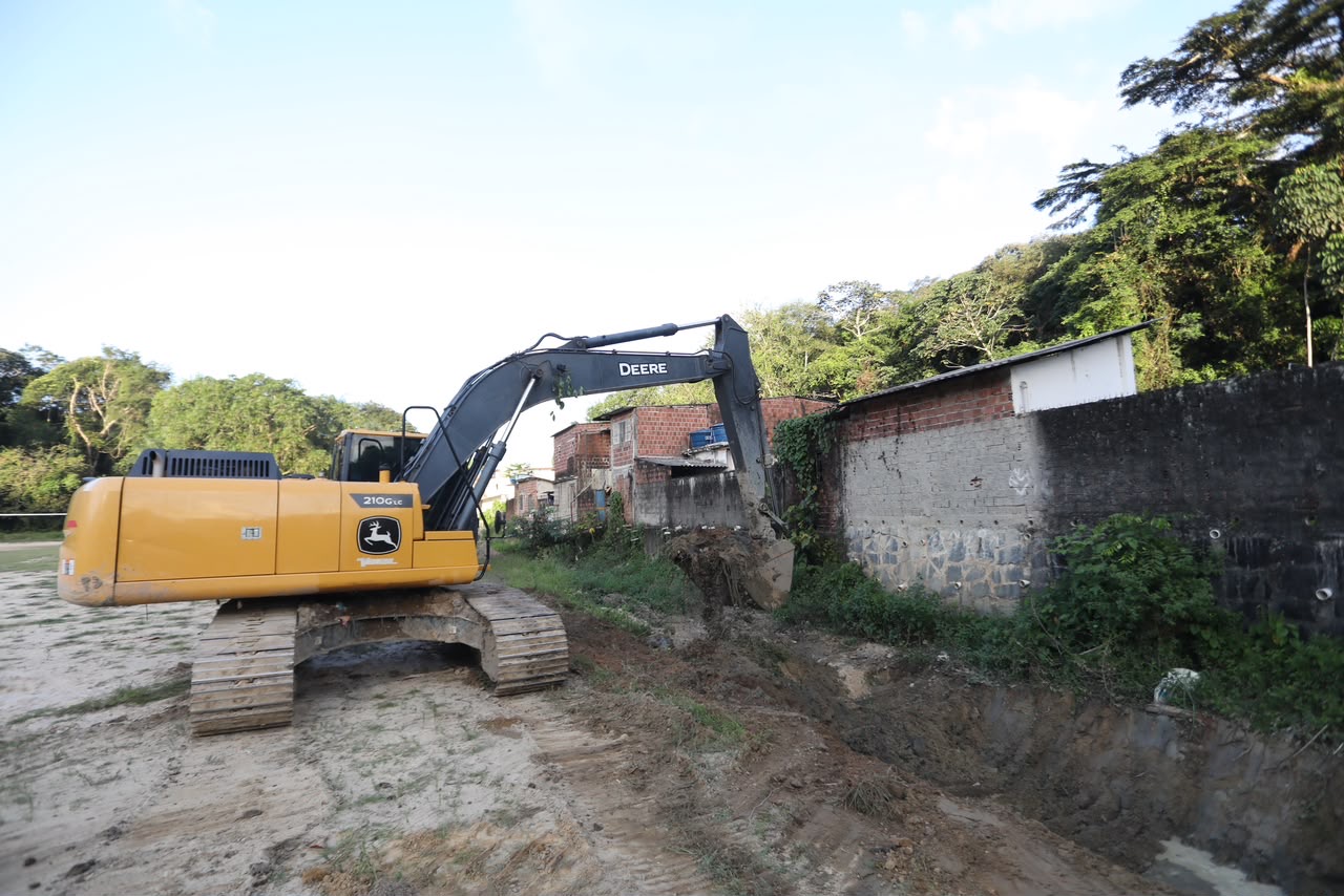 Leia mais sobre o artigo Governo de Pernambuco investe mais de R$ 1,6 milhão em obras no Rio Morno e melhorias habitacionais na Zona Norte do Recife