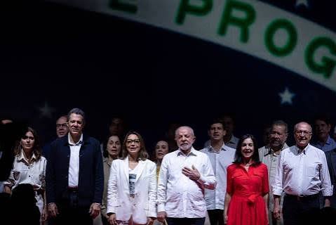 Leia mais sobre o artigo Lula é oficializado como candidato à reeleição pelo PT