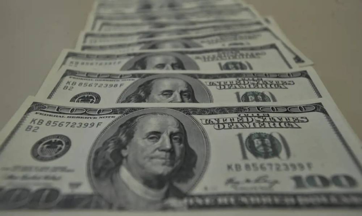 Leia mais sobre o artigo Dólar opera estável após divulgação do IPCA de julho