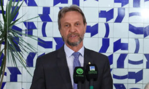 Leia mais sobre o artigo Líder do PT na Câmara passa mal e votação é adiada