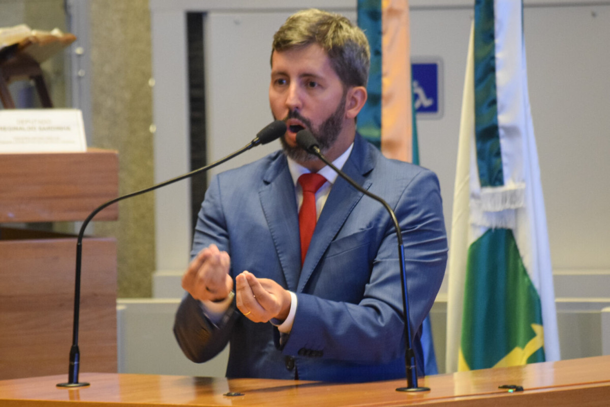 Leia mais sobre o artigo Em disputa pelo GDF, Celina e Grass trocam acusações sobre empréstimo ao BRB