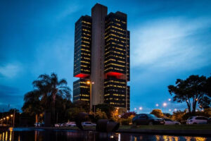 Leia mais sobre o artigo Contas têm superávit em julho, mas dívida sobe a 82,5% do PIB