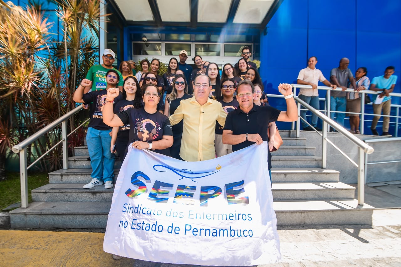 Leia mais sobre o artigo Prefeito Mano Medeiros recebe representantes dos enfermeiros e reforça abertura para o diálogo com a categoria