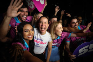 Leia mais sobre o artigo Na comunidade Entra Apulso, Raquel destaca investimentos e reforça compromissos com a saúde