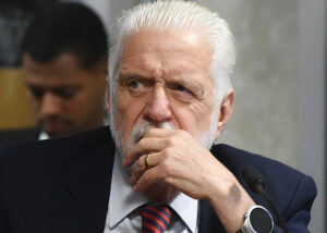 Leia mais sobre o artigo PF revela Wagner como ponte entre Messias e ex-sócio de Vorcaro