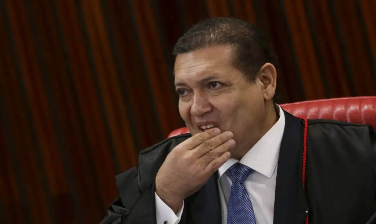 Leia mais sobre o artigo Nunes Marques avalia impedimento após mensagens citarem pagamento a filho