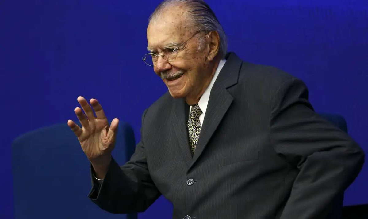 Leia mais sobre o artigo Sarney apresenta boa evolução no tratamento de pneumonia e pode ter alta nos próximos dias