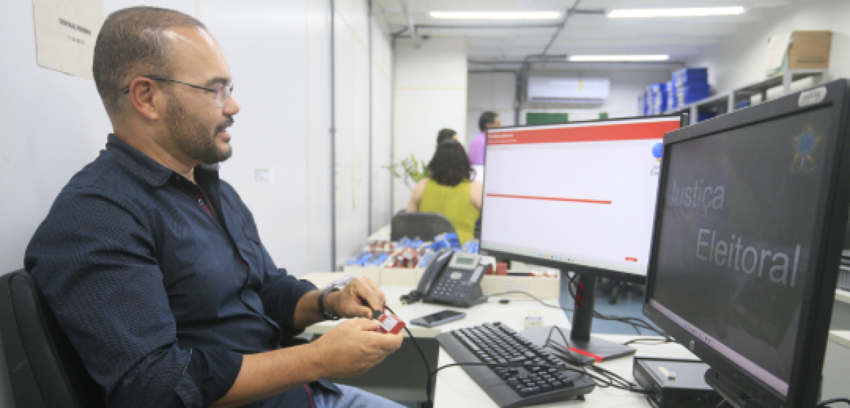Leia mais sobre o artigo Geração de mídias entra na reta final e preparação das urnas começou nesta segunda (21)
