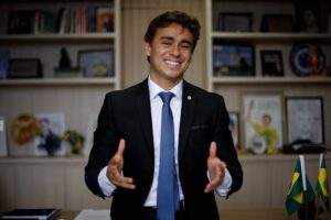 Leia mais sobre o artigo Nikolas Ferreira convoca manifestação em Rondônia e anuncia último ato fora de Minas durante campanha