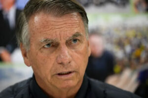 Leia mais sobre o artigo Defesa de Bolsonaro pede a Kassio suspensão de pena por trama golpista