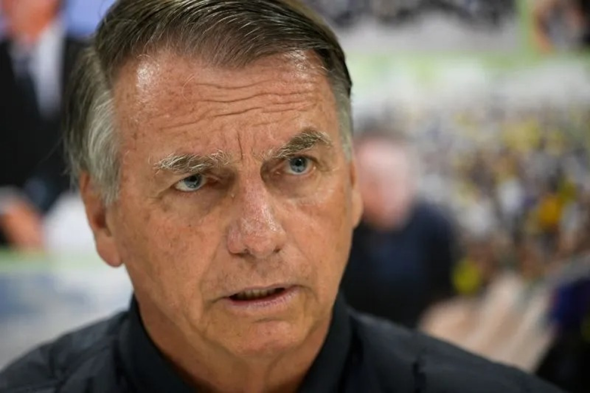 Leia mais sobre o artigo Defesa de Bolsonaro pede a Kassio suspensão de pena por trama golpista