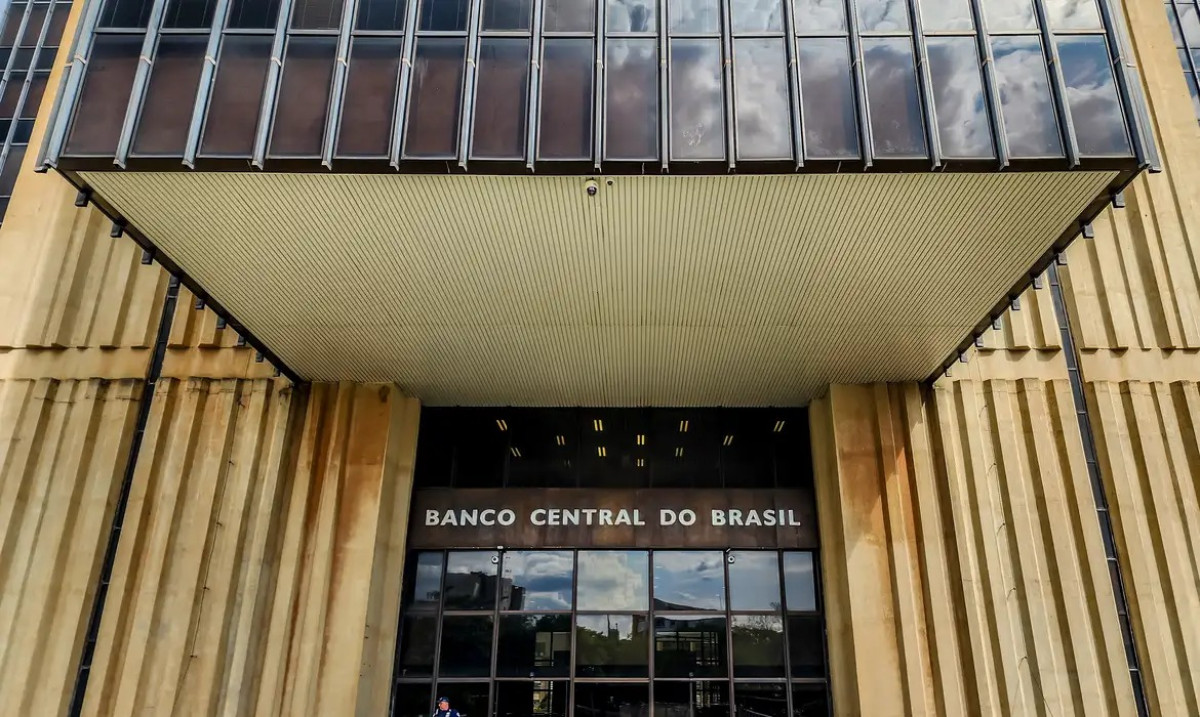 Leia mais sobre o artigo BC reduz projeção de crescimento da economia para 1,8%