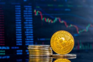 Leia mais sobre o artigo Bitcoin recua com mercado atento a possível alta dos juros nos EUA