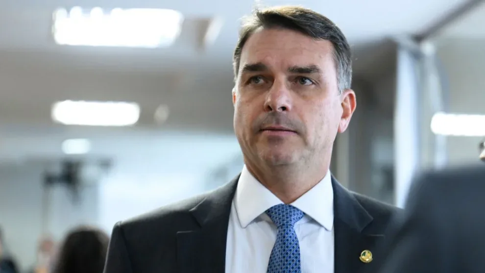Leia mais sobre o artigo Aliados avaliam que Flávio errou ao acusar integrantes da CNBB de espalhar fake news