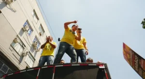 Leia mais sobre o artigo Flávio desafia Lula a debater e quer ‘desmascarar mentiroso’ na Globo