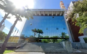 Leia mais sobre o artigo TRE-PE retira mais de mil bandeiras irregulares no Recife
