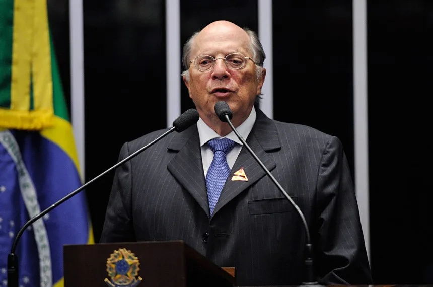 Leia mais sobre o artigo Autor de pedido de impeachment de Dilma critica Flávio Bolsonaro e defende voto em Lula