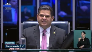 Leia mais sobre o artigo Alcolumbre prevê votação decisiva sobre fim da escala 6×1 nesta quarta